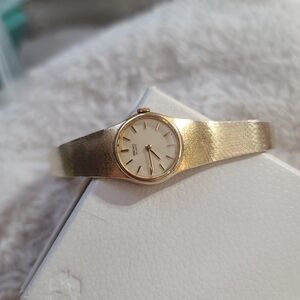 RARE VTG Seiko Gold Women's Watch with Champagne Dial